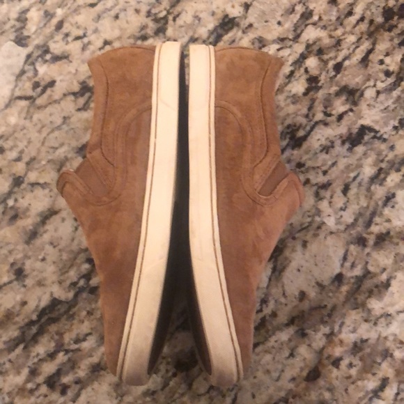 UGG SLIP ON SHOES SZ 8.5 - Picture 9 of 10